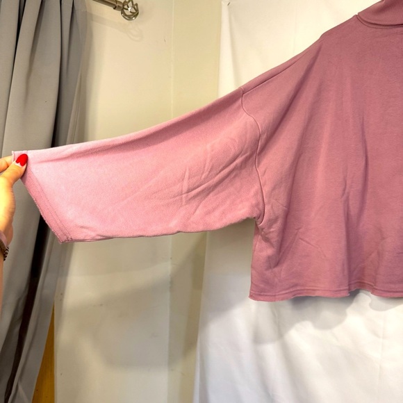 American Eagle Oversized Blush Pink Turtleneck Sweatshirt, Size 1X - Picture 5 of 5